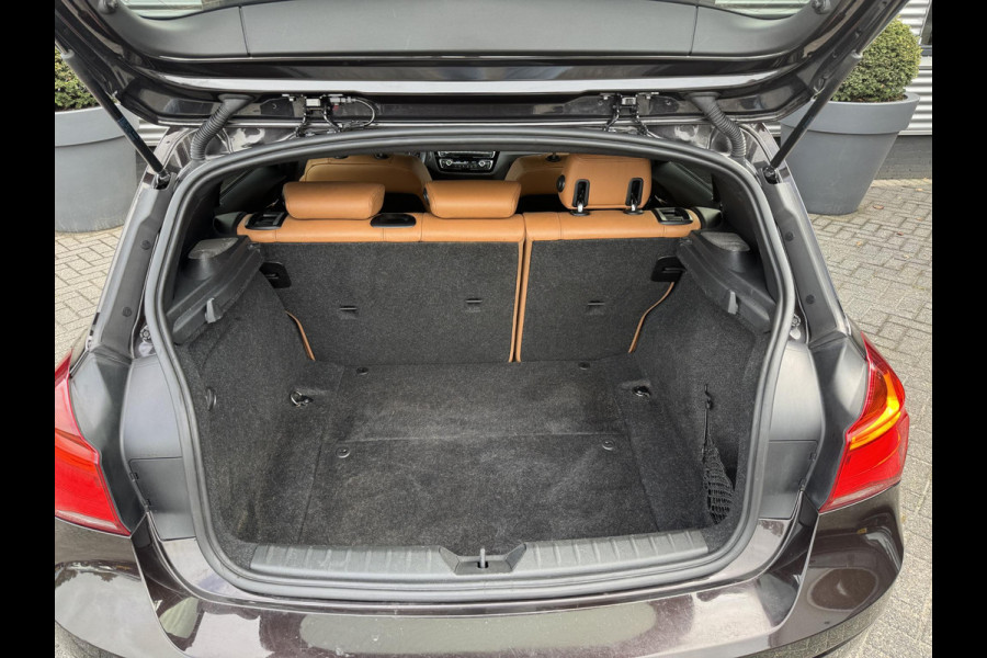BMW 1-serie 120i High Executive | Camera | Harmon Kardon | Navigatie | Lederen Bekleding | Memory Stoelen |