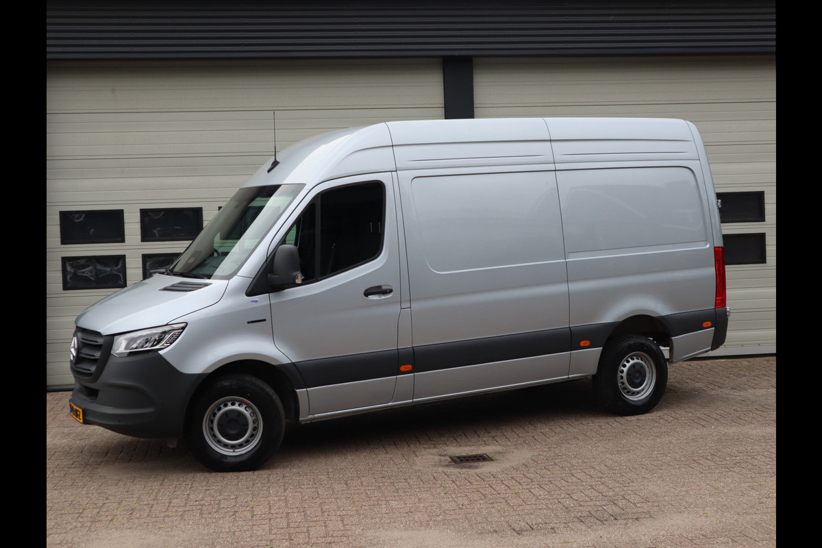 Mercedes-Benz eSprinter 314 56 kWh WLPT 181 km - L2H2 RWD - AC + DC Snelladen - WB 367 cm