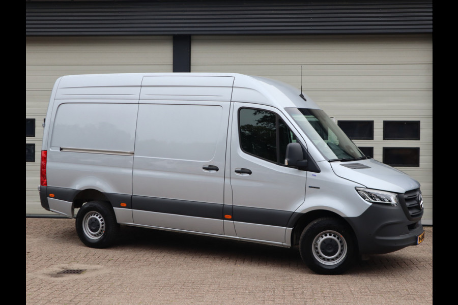 Mercedes-Benz eSprinter 314 56 kWh WLPT 181 km - L2H2 RWD - AC + DC Snelladen - WB 367 cm
