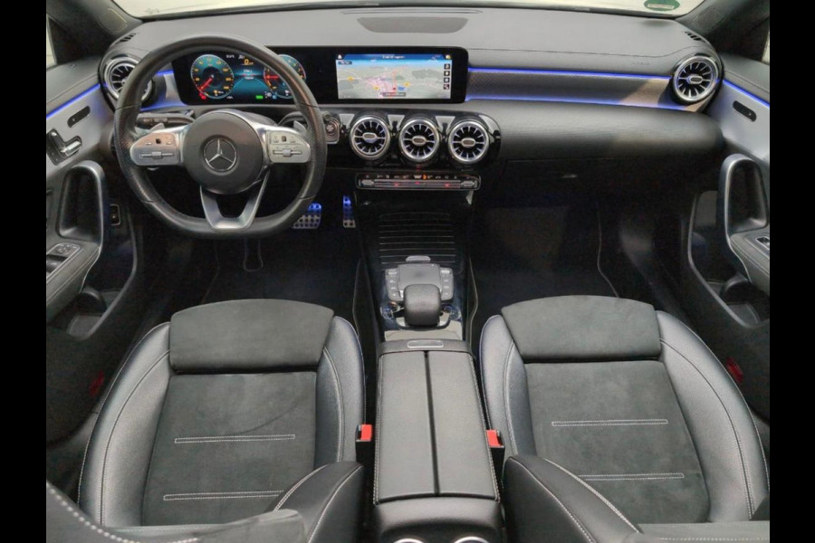 Mercedes-Benz CLA-Klasse Shooting Brake 250 e Premium Plus | Panoramadak | Memory Seat | Stoelverwarming | AMG Diffuser | Camera | Keyless | Ambiance Verlichting | Cruise Control | Multibeam LED | BTW |