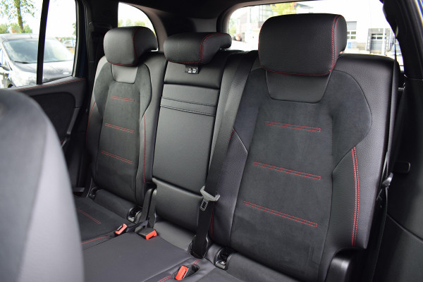 Mercedes-Benz Glb 200 Business Solution AMG | Leer/ Alcantara | Ambiant | Stoelverw. | Camera