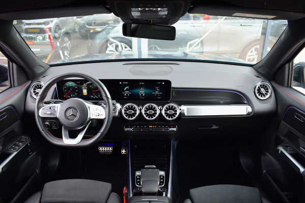 Mercedes-Benz Glb 200 Business Solution AMG | Leer/ Alcantara | Ambiant | Stoelverw. | Camera
