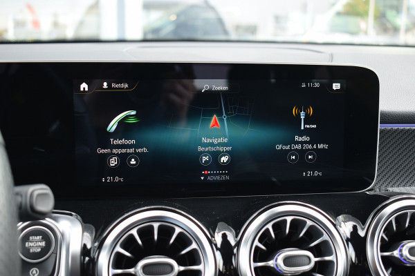 Mercedes-Benz Glb 200 Business Solution AMG | Leer/ Alcantara | Ambiant | Stoelverw. | Camera