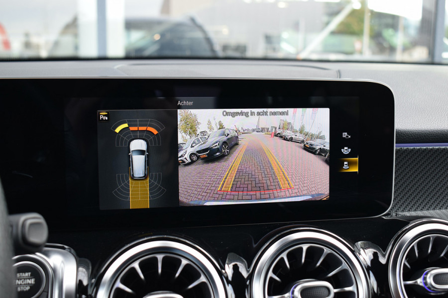 Mercedes-Benz Glb 200 Business Solution AMG | Leer/ Alcantara | Ambiant | Stoelverw. | Camera