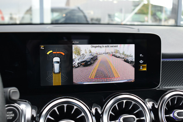 Mercedes-Benz Glb 200 Business Solution AMG | Leer/ Alcantara | Ambiant | Stoelverw. | Camera