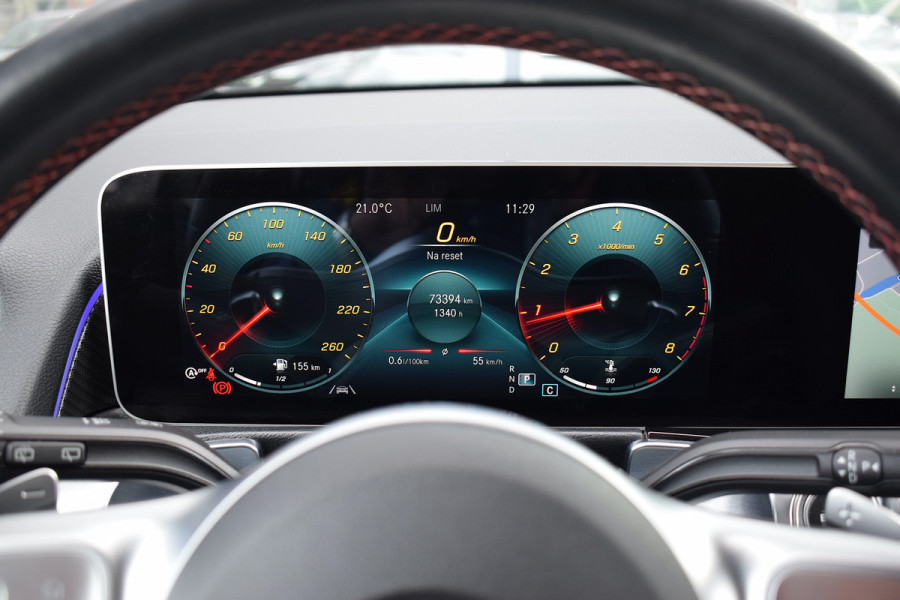 Mercedes-Benz Glb 200 Business Solution AMG | Leer/ Alcantara | Ambiant | Stoelverw. | Camera