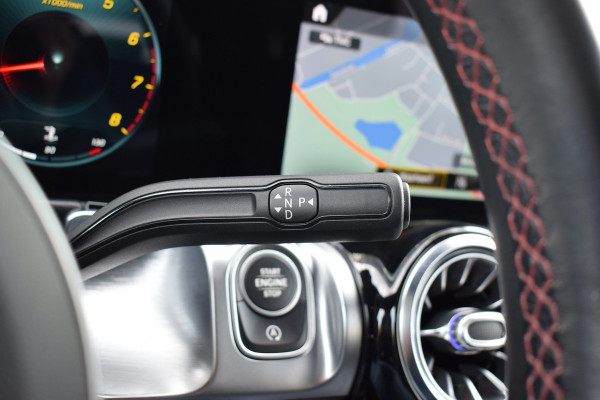 Mercedes-Benz Glb 200 Business Solution AMG | Leer/ Alcantara | Ambiant | Stoelverw. | Camera
