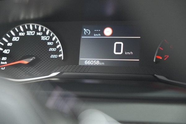 Peugeot 208 PureTech 100 Allure Pack | Camera | Apple Carplay | Stoelverwarming | Parkeersensoren