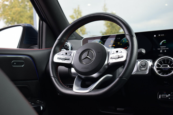 Mercedes-Benz Glb 200 Business Solution AMG | Leer/ Alcantara | Ambiant | Stoelverw. | Camera
