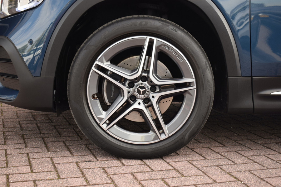 Mercedes-Benz Glb 200 Business Solution AMG | Leer/ Alcantara | Ambiant | Stoelverw. | Camera