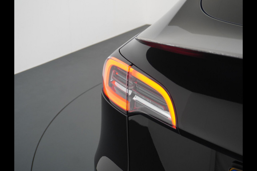 Tesla Model Y Performance AWD 75 kWh VAN: 41.900,- VOOR: 39.330,- UW HERFSTVOORDEEL: 2.570,- TREKHAAK | RIJKLAARPRIJS INCL. TESLA GARANTIE t/m 03-2027/80.000km accu en aandrijflijn t/m 03-2031/192.000km