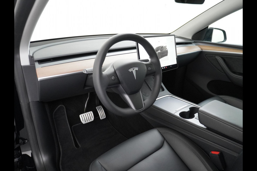 Tesla Model Y Performance AWD 75 kWh VAN: 41.900,- VOOR: 39.330,- UW HERFSTVOORDEEL: 2.570,- TREKHAAK | RIJKLAARPRIJS INCL. TESLA GARANTIE t/m 03-2027/80.000km accu en aandrijflijn t/m 03-2031/192.000km