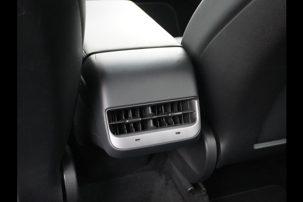 Tesla Model Y Performance AWD 75 kWh VAN: 41.900,- VOOR: 39.330,- UW HERFSTVOORDEEL: 2.570,- TREKHAAK | RIJKLAARPRIJS INCL. TESLA GARANTIE t/m 03-2027/80.000km accu en aandrijflijn t/m 03-2031/192.000km
