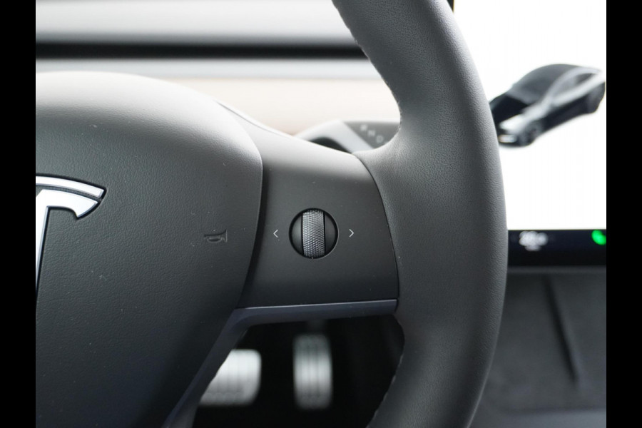 Tesla Model Y Performance AWD 75 kWh VAN: 41.900,- VOOR: 39.330,- UW HERFSTVOORDEEL: 2.570,- TREKHAAK | RIJKLAARPRIJS INCL. TESLA GARANTIE t/m 03-2027/80.000km accu en aandrijflijn t/m 03-2031/192.000km