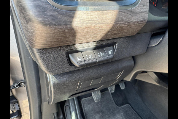 Renault Kangoo Family TCe 100 Edition One / Navi / Parkeerhulp achter Renault Kangoo Family TCe 100 Edition One / Navi / Parkeerhulp achter