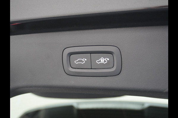 Lynk & Co 01 1.5 PHEV AUT-7 261pk Pano-Schuif-K-dak 20" 360°Camera Apple Carplay Android Auto Adaptive-Cruise Navi Pdc Ecc Keyless Led Plug-I Elek.Memory.Stoel File assistent Dodehoek detector Elektrisch bedienbare achterklep Rijstrooksensor Wifi Verkeersbord detectie 425Nm koppel 3,7kw laadvermogen A-label Euro 6 Hybride Benzine/Elektrisch rijden tot ca.69km 1.800kg trekvermogen