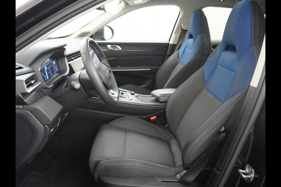Lynk & Co 01 1.5 PHEV AUT-7 261pk Pano-Schuif-K-dak 20" 360°Camera Apple Carplay Android Auto Adaptive-Cruise Navi Pdc Ecc Keyless Led Plug-I Elek.Memory.Stoel File assistent Dodehoek detector Elektrisch bedienbare achterklep Rijstrooksensor Wifi Verkeersbord detectie 425Nm koppel 3,7kw laadvermogen A-label Euro 6 Hybride Benzine/Elektrisch rijden tot ca.69km 1.800kg trekvermogen