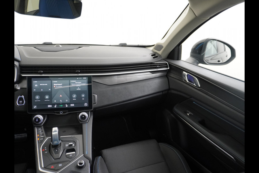 Lynk & Co 01 1.5 PHEV AUT-7 261pk Pano-Schuif-K-dak 20" 360°Camera Apple Carplay Android Auto Adaptive-Cruise Navi Pdc Ecc Keyless Led Plug-I Elek.Memory.Stoel File assistent Dodehoek detector Elektrisch bedienbare achterklep Rijstrooksensor Wifi Verkeersbord detectie 425Nm koppel 3,7kw laadvermogen A-label Euro 6 Hybride Benzine/Elektrisch rijden tot ca.69km 1.800kg trekvermogen