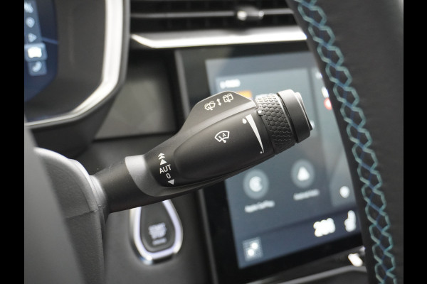 Lynk & Co 01 1.5 PHEV AUT-7 261pk Pano-Schuif-K-dak 20" 360°Camera Apple Carplay Android Auto Adaptive-Cruise Navi Pdc Ecc Keyless Led Plug-I Elek.Memory.Stoel File assistent Dodehoek detector Elektrisch bedienbare achterklep Rijstrooksensor Wifi Verkeersbord detectie 425Nm koppel 3,7kw laadvermogen A-label Euro 6 Hybride Benzine/Elektrisch rijden tot ca.69km 1.800kg trekvermogen