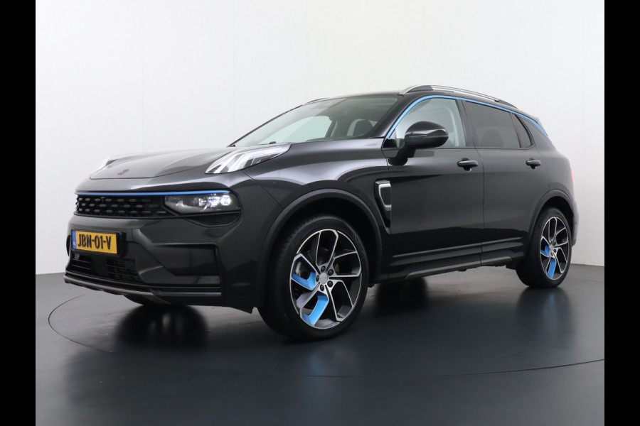 Lynk & Co 01 1.5 PHEV AUT-7 261pk Pano-Schuif-K-dak 20" 360°Camera Apple Carplay Android Auto Adaptive-Cruise Navi Pdc Ecc Keyless Led Plug-I Elek.Memory.Stoel File assistent Dodehoek detector Elektrisch bedienbare achterklep Rijstrooksensor Wifi Verkeersbord detectie 425Nm koppel 3,7kw laadvermogen A-label Euro 6 Hybride Benzine/Elektrisch rijden tot ca.69km 1.800kg trekvermogen