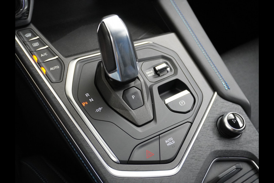 Lynk & Co 01 1.5 PHEV AUT-7 261pk Pano-Schuif-K-dak 20" 360°Camera Apple Carplay Android Auto Adaptive-Cruise Navi Pdc Ecc Keyless Led Plug-I Elek.Memory.Stoel File assistent Dodehoek detector Elektrisch bedienbare achterklep Rijstrooksensor Wifi Verkeersbord detectie 425Nm koppel 3,7kw laadvermogen A-label Euro 6 Hybride Benzine/Elektrisch rijden tot ca.69km 1.800kg trekvermogen