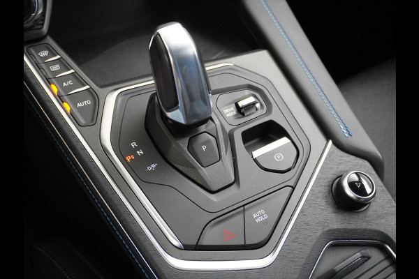 Lynk & Co 01 1.5 PHEV AUT-7 261pk Pano-Schuif-K-dak 20" 360°Camera Apple Carplay Android Auto Adaptive-Cruise Navi Pdc Ecc Keyless Led Plug-I Elek.Memory.Stoel File assistent Dodehoek detector Elektrisch bedienbare achterklep Rijstrooksensor Wifi Verkeersbord detectie 425Nm koppel 3,7kw laadvermogen A-label Euro 6 Hybride Benzine/Elektrisch rijden tot ca.69km 1.800kg trekvermogen