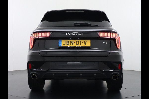 Lynk & Co 01 1.5 PHEV AUT-7 261pk Pano-Schuif-K-dak 20" 360°Camera Apple Carplay Android Auto Adaptive-Cruise Navi Pdc Ecc Keyless Led Plug-I Elek.Memory.Stoel File assistent Dodehoek detector Elektrisch bedienbare achterklep Rijstrooksensor Wifi Verkeersbord detectie 425Nm koppel 3,7kw laadvermogen A-label Euro 6 Hybride Benzine/Elektrisch rijden tot ca.69km 1.800kg trekvermogen