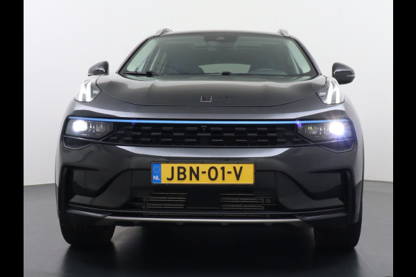Lynk & Co 01 1.5 PHEV AUT-7 261pk Pano-Schuif-K-dak 20" 360°Camera Apple Carplay Android Auto Adaptive-Cruise Navi Pdc Ecc Keyless Led Plug-I Elek.Memory.Stoel File assistent Dodehoek detector Elektrisch bedienbare achterklep Rijstrooksensor Wifi Verkeersbord detectie 425Nm koppel 3,7kw laadvermogen A-label Euro 6 Hybride Benzine/Elektrisch rijden tot ca.69km 1.800kg trekvermogen