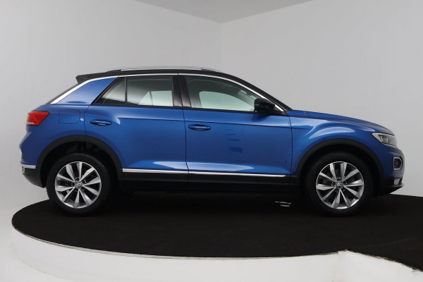 Volkswagen T-Roc 1.5 TSI Sport (NAVIGATIE, CLIMA, PARKEERSENSOREN, STOELVERWARMING, GOED ONDERHOUDEN)