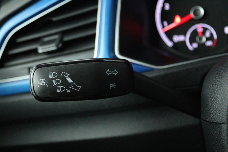 Volkswagen T-Roc 1.5 TSI Sport (NAVIGATIE, CLIMA, PARKEERSENSOREN, STOELVERWARMING, GOED ONDERHOUDEN)