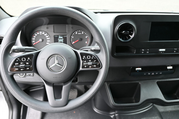 Mercedes-Benz Sprinter 317 CDI L3H2 3500 kg Trekhaak, Geveerde stoel, MBUX navigatie met camera
