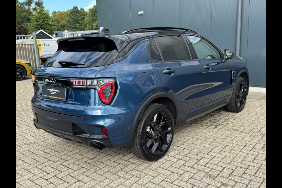 Lynk & Co 01 1.5 Black Edition * Panorama * Navigatie * Camera * Side Assist *