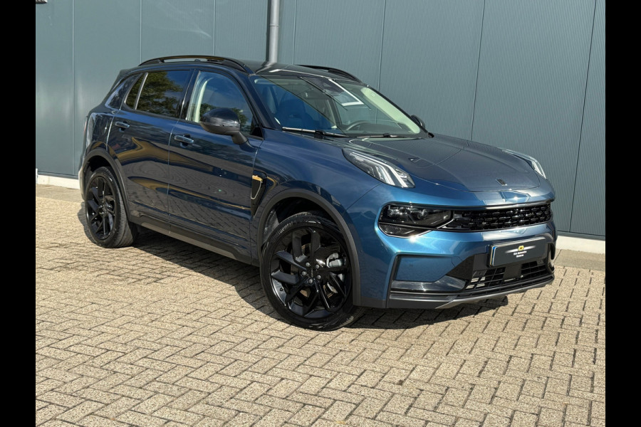 Lynk & Co 01 1.5 Black Edition * Panorama * Navigatie * Camera * Side Assist *