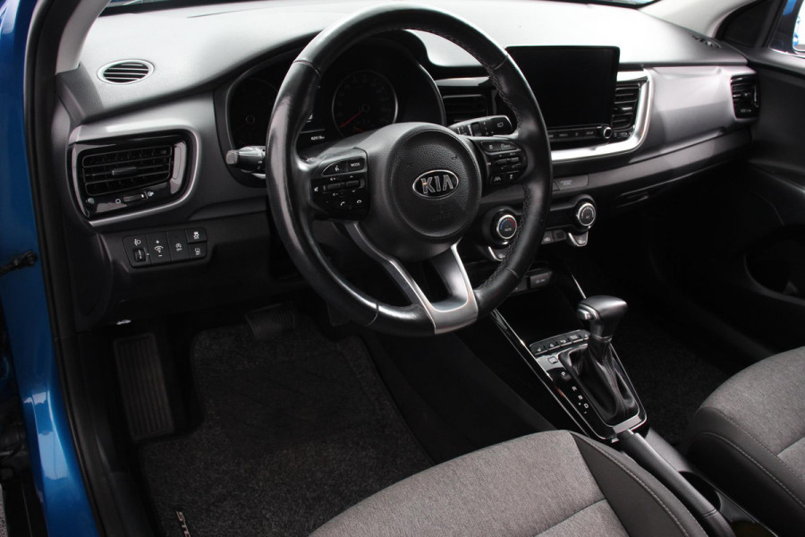 Kia Stonic 1.0 T-GDi 120pk DCT Prestige | Navigatie | Apple Carplay/Android Auto | Parkeersensor achter | Camera | Adaptive Cruise Control | Stoel-en stuurverwarming | Getinte ramen | Climatronic