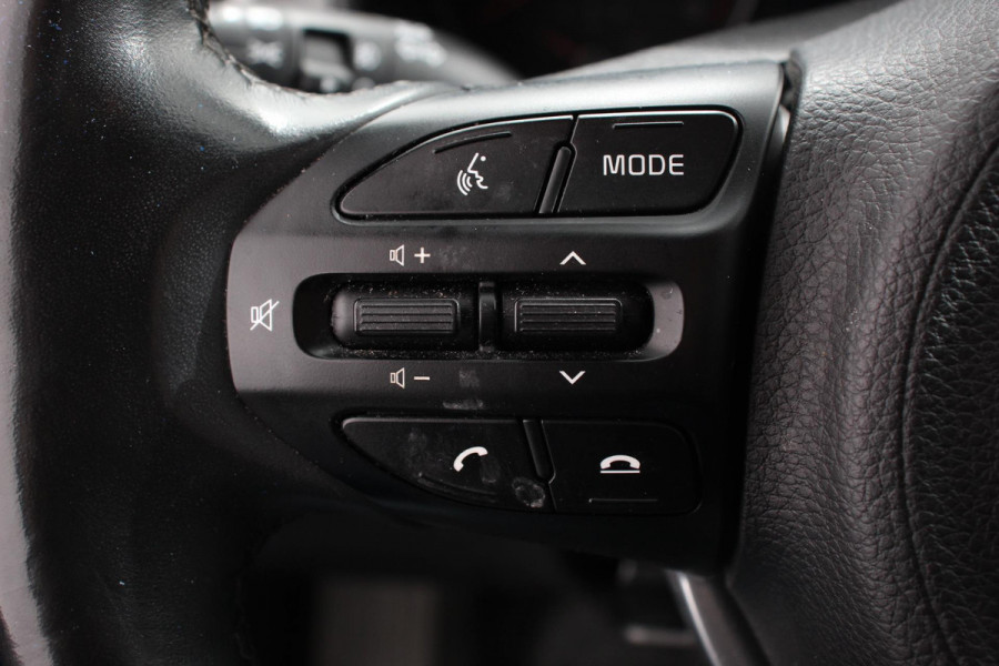 Kia Stonic 1.0 T-GDi 120pk DCT Prestige | Navigatie | Apple Carplay/Android Auto | Parkeersensor achter | Camera | Adaptive Cruise Control | Stoel-en stuurverwarming | Getinte ramen | Climatronic