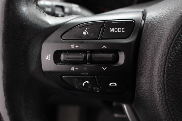 Kia Stonic 1.0 T-GDi 120pk DCT Prestige | Navigatie | Apple Carplay/Android Auto | Parkeersensor achter | Camera | Adaptive Cruise Control | Stoel-en stuurverwarming | Getinte ramen | Climatronic