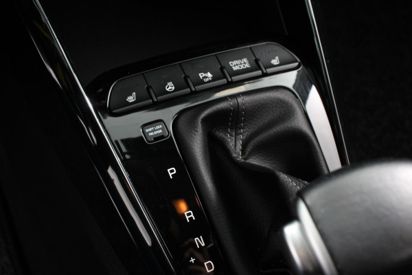 Kia Stonic 1.0 T-GDi 120pk DCT Prestige | Navigatie | Apple Carplay/Android Auto | Parkeersensor achter | Camera | Adaptive Cruise Control | Stoel-en stuurverwarming | Getinte ramen | Climatronic