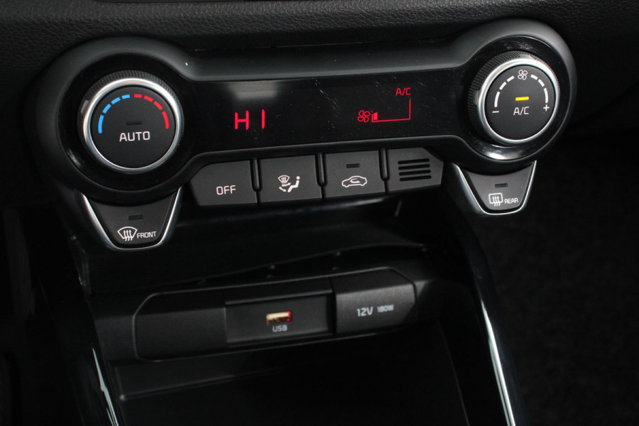 Kia Stonic 1.0 T-GDi 120pk DCT Prestige | Navigatie | Apple Carplay/Android Auto | Parkeersensor achter | Camera | Adaptive Cruise Control | Stoel-en stuurverwarming | Getinte ramen | Climatronic