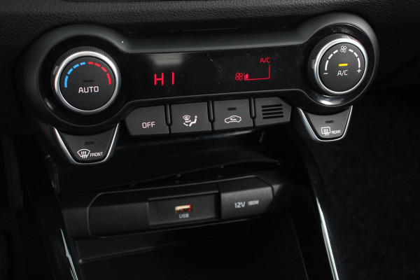 Kia Stonic 1.0 T-GDi 120pk DCT Prestige | Navigatie | Apple Carplay/Android Auto | Parkeersensor achter | Camera | Adaptive Cruise Control | Stoel-en stuurverwarming | Getinte ramen | Climatronic