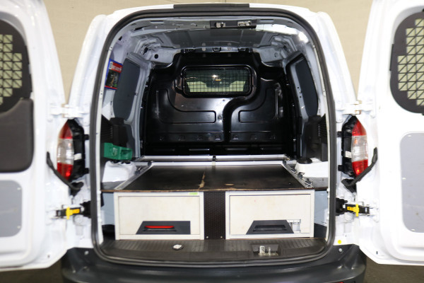 Ford Transit Courier 1.5 TDCI 100pk Limited Airco Navigatie Camera