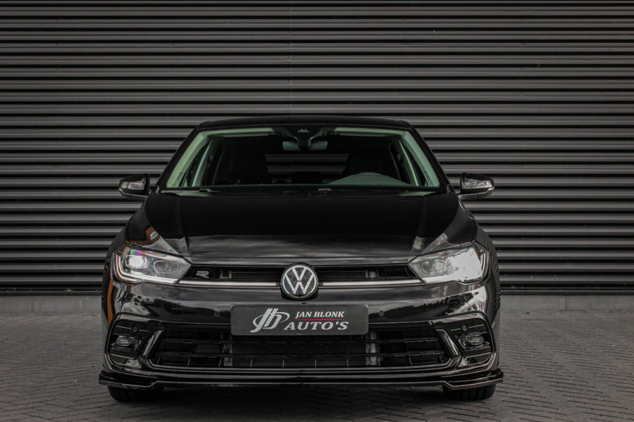 Volkswagen Polo 1.0 TSI 110PK DSG R-LINE / FULL BLACK / VERLAGINGSVEREN / APPLE CARPLAY / LED KOPLAMPEN / DIGITAL DASCH / MAXTON