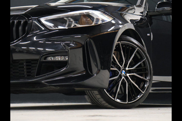 BMW 1-serie 118i M-Sport High Executive Edition [M-CONTOURSTOEL, SCHUIFKANTELDAK, HARMAN KARDON, M-SPOILER, STOELVERWARMING, M-SPORT STEERING, NIEUWSTAAT]