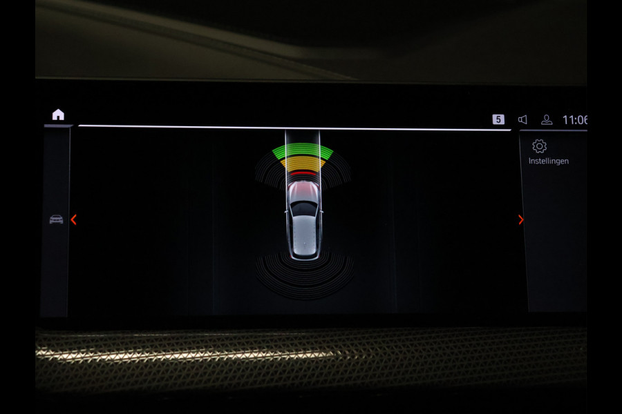 BMW 1-serie 118i M-Sport High Executive Edition [M-CONTOURSTOEL, SCHUIFKANTELDAK, HARMAN KARDON, M-SPOILER, STOELVERWARMING, M-SPORT STEERING, NIEUWSTAAT]