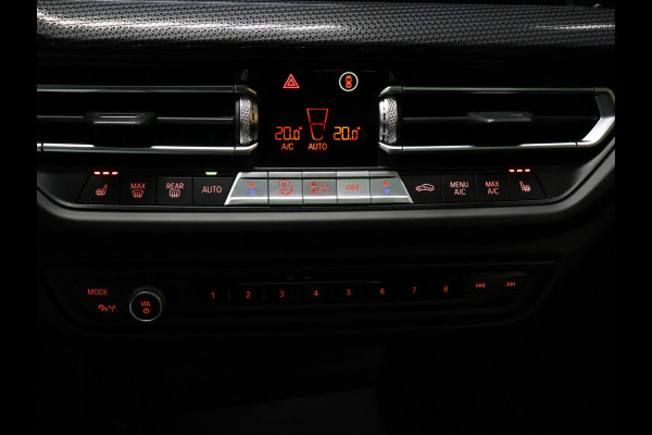 BMW 1-serie 118i M-Sport High Executive Edition [M-CONTOURSTOEL, SCHUIFKANTELDAK, HARMAN KARDON, M-SPOILER, STOELVERWARMING, M-SPORT STEERING, NIEUWSTAAT]
