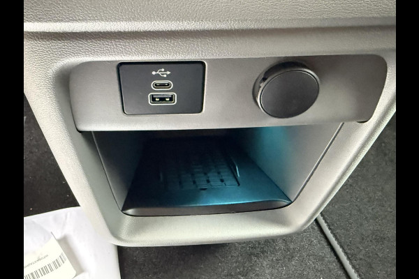 Ford Transit Custom 320 2.5 PHEV L2H1 MS-RT DC | SCI | 233pk | | Dubbele Cabine | Dubbele zijschuifdeur | Inklapbare trekhaak | Navigatie systeem | Adaptieve LED koplampen met verblindingsvrij grootlicht | Bekleding zijwand en achterdeuren (volledig)