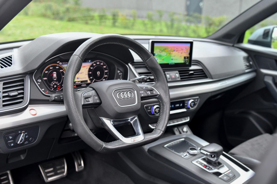 Audi Q5 55 TFSI e quattro Competition 3x S-Line. Luchtv, Massage, Pano, ACC, 360, B&O, Trekh, Keyless, Matrix, CarPlay, Sfeer!