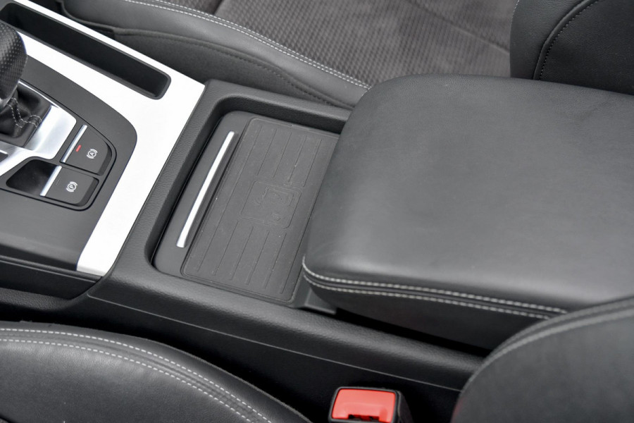 Audi Q5 55 TFSI e quattro Competition 3x S-Line. Luchtv, Massage, Pano, ACC, 360, B&O, Trekh, Keyless, Matrix, CarPlay, Sfeer!