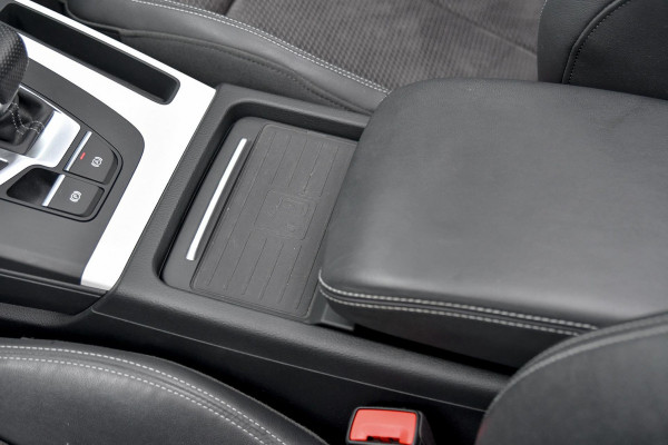 Audi Q5 55 TFSI e quattro Competition 3x S-Line. Luchtv, Massage, Pano, ACC, 360, B&O, Trekh, Keyless, Matrix, CarPlay, Sfeer!