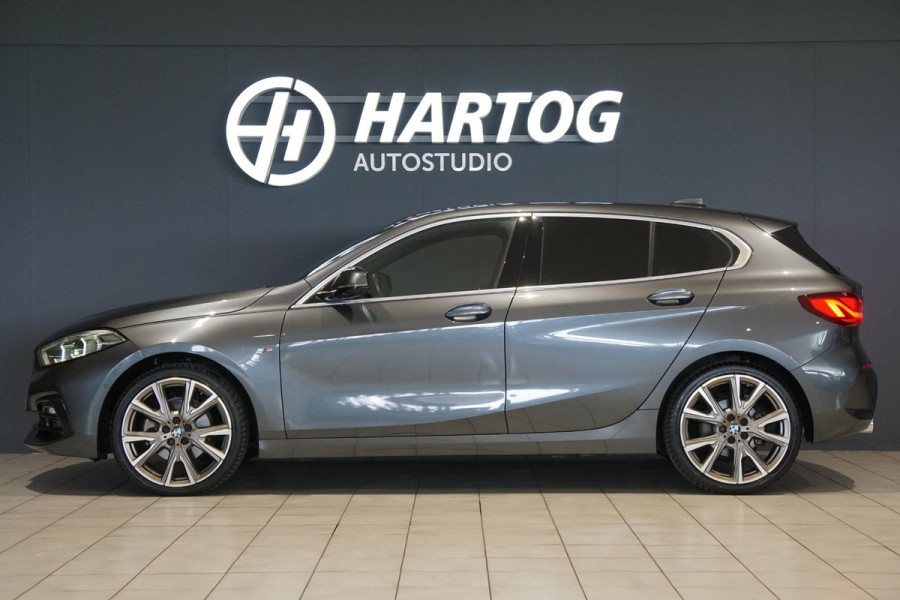 BMW 1-serie 118i Executive Edition + HARMAN KARDON / CAMERA / STOELVERWARMING