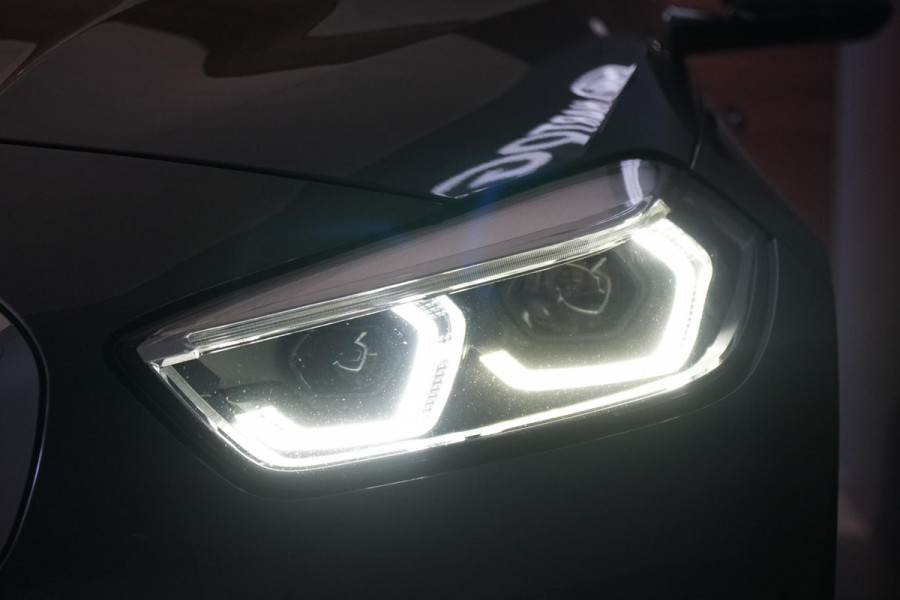 BMW 1-serie 118i Executive Edition + HARMAN KARDON / CAMERA / STOELVERWARMING